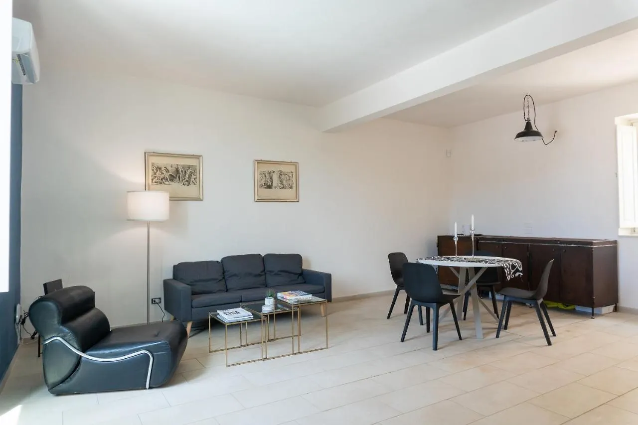 Arco Del Mercato Apartment Syracuse