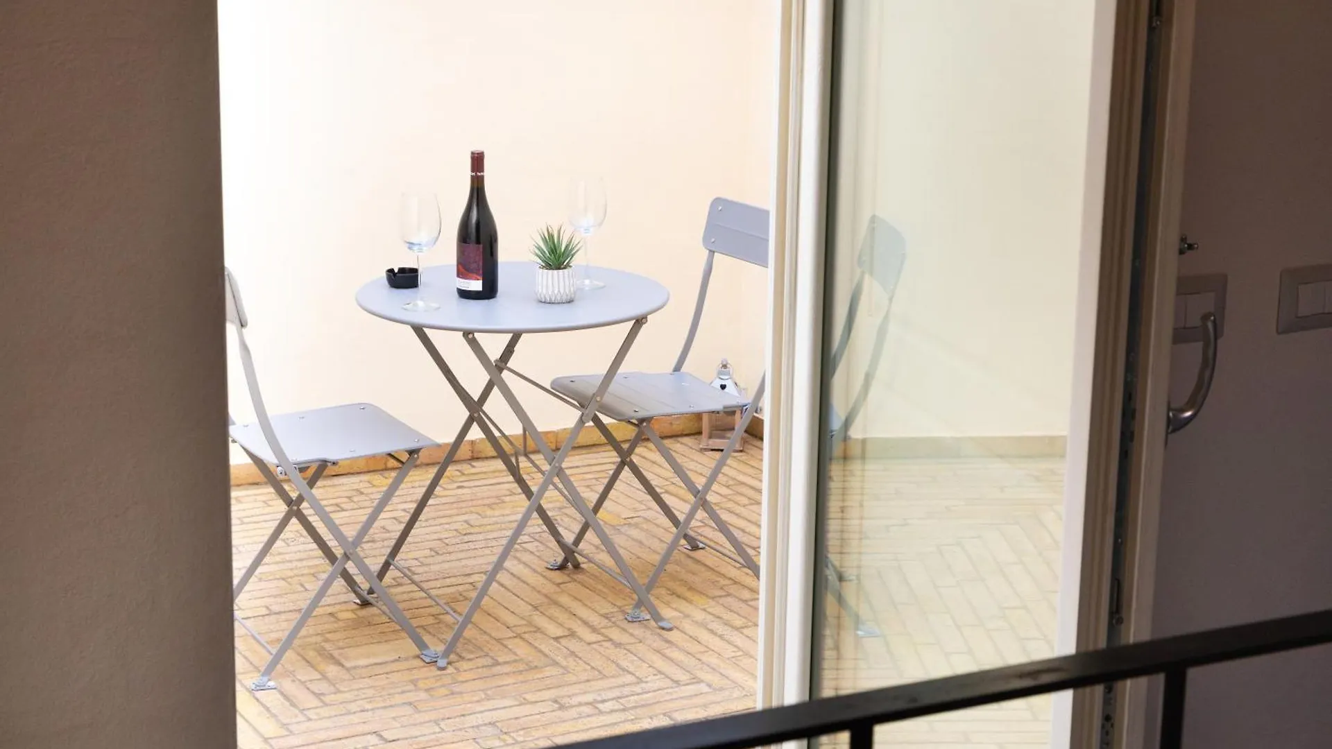 Arco Del Mercato Apartment Syracuse