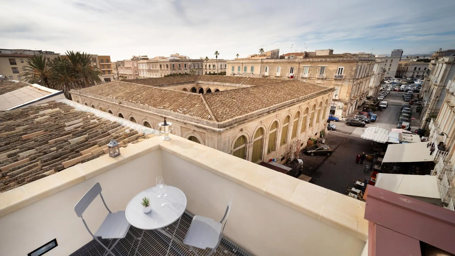 Arco Del Mercato Apartment Syracuse